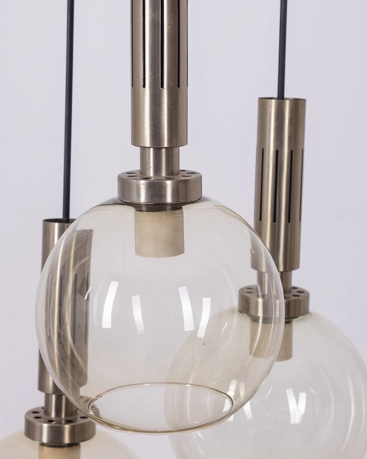 Lampadario a 3 luci in ottone dorato, metallo, legno e vetro, anni '60 8