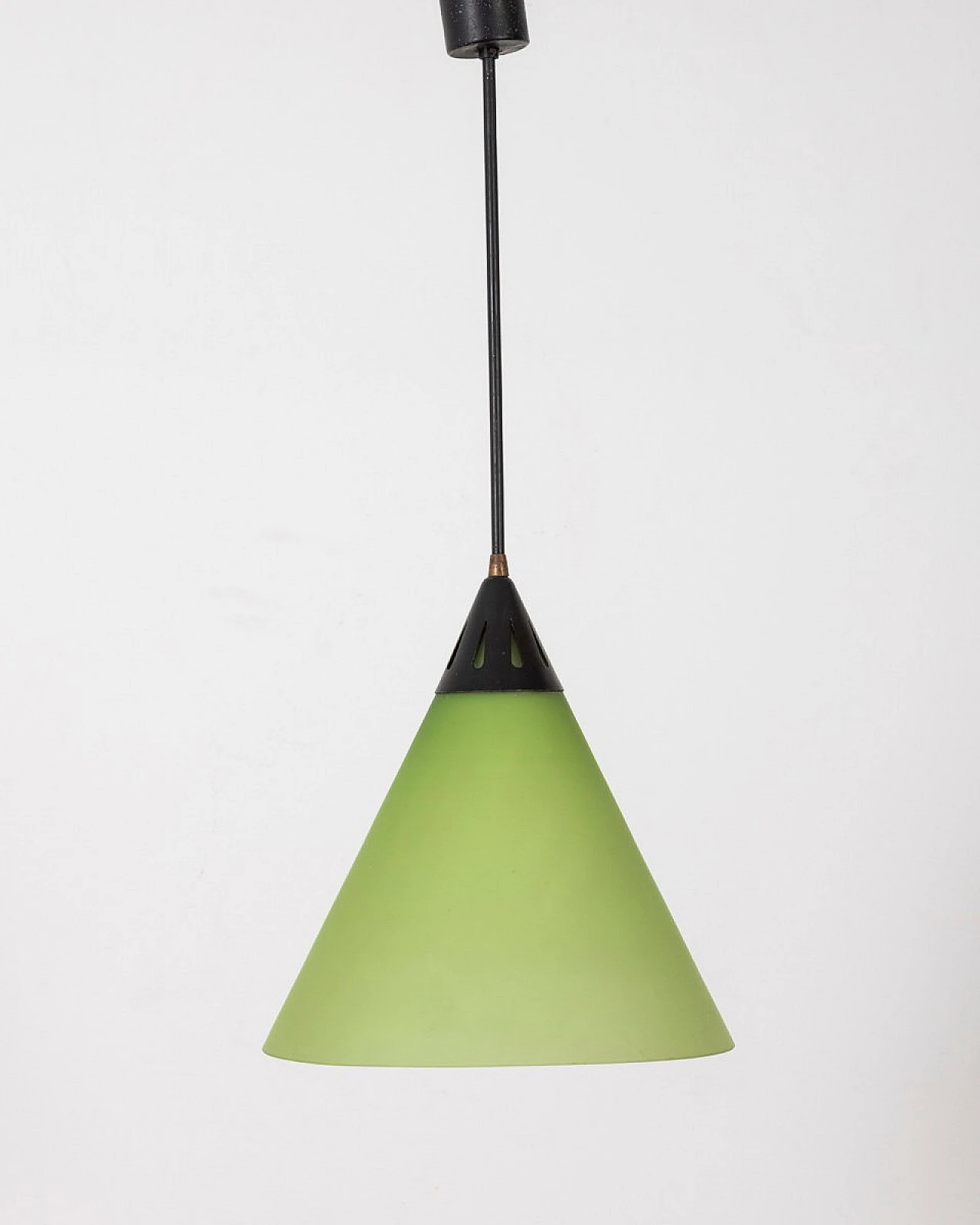 Lampadario in metallo con paralume a cono in vetro verde, anni '60 1