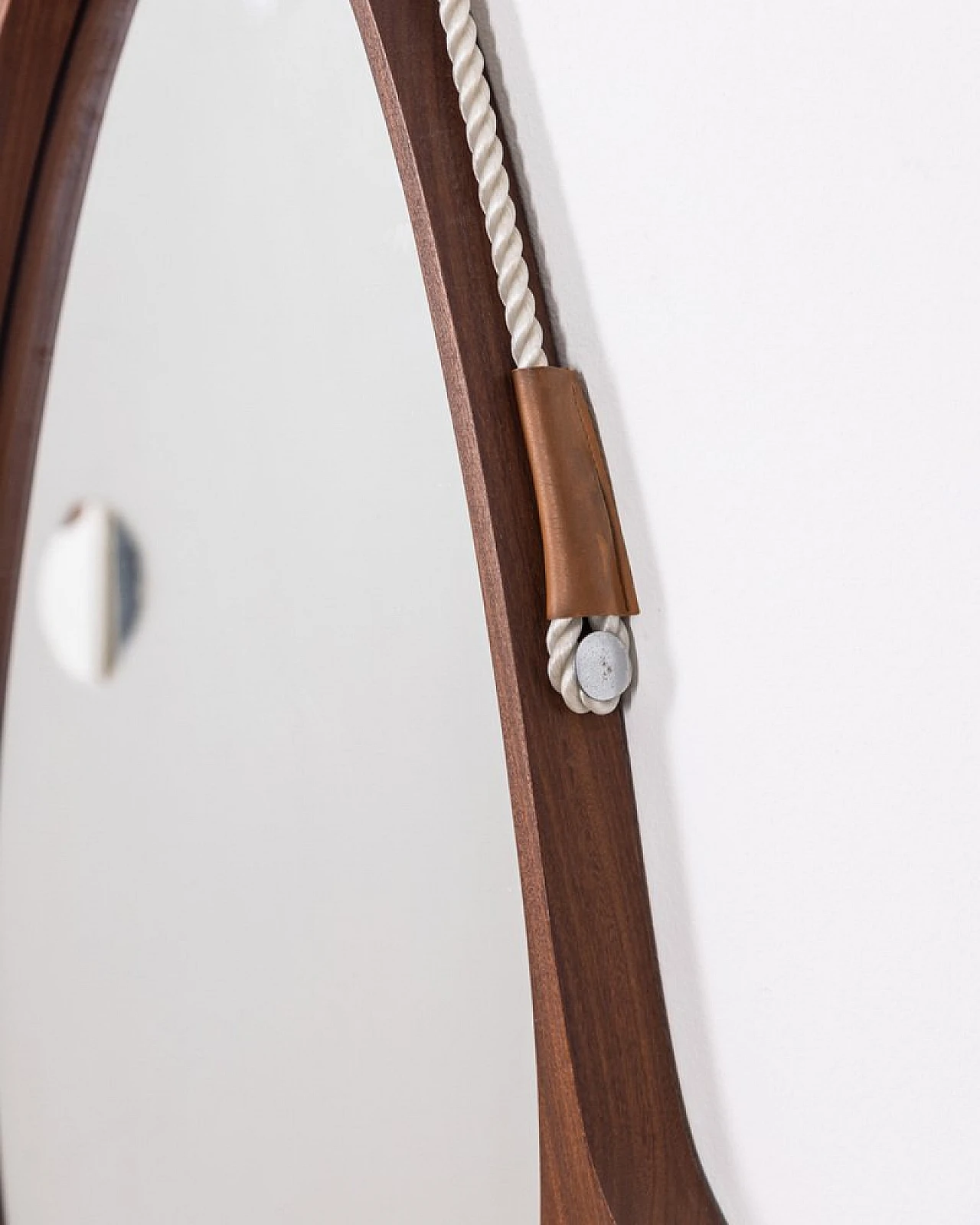 Oval mirror with wooden frame and rope, 1960s 3