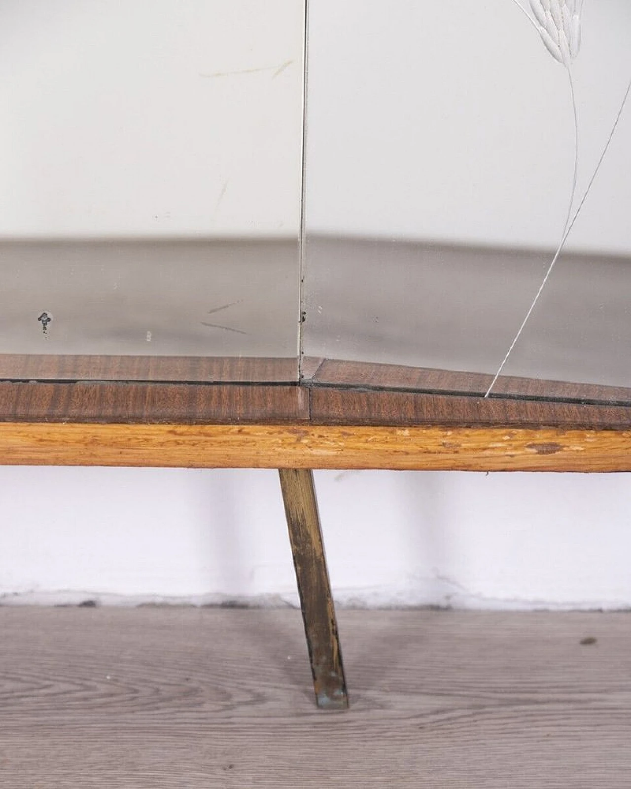 Specchio con appendiabiti in ottone e legno di Cristal Art, anni '50 9