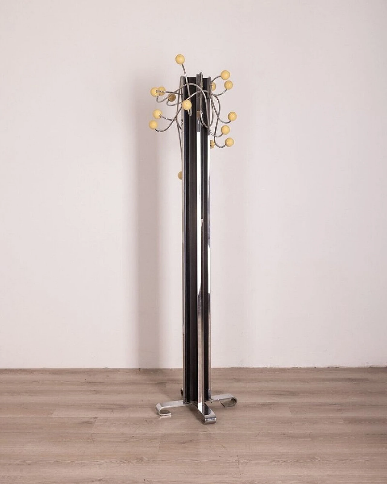 Chrome-plated metal & plastic coat rack with wooden hooks, 1970s 1