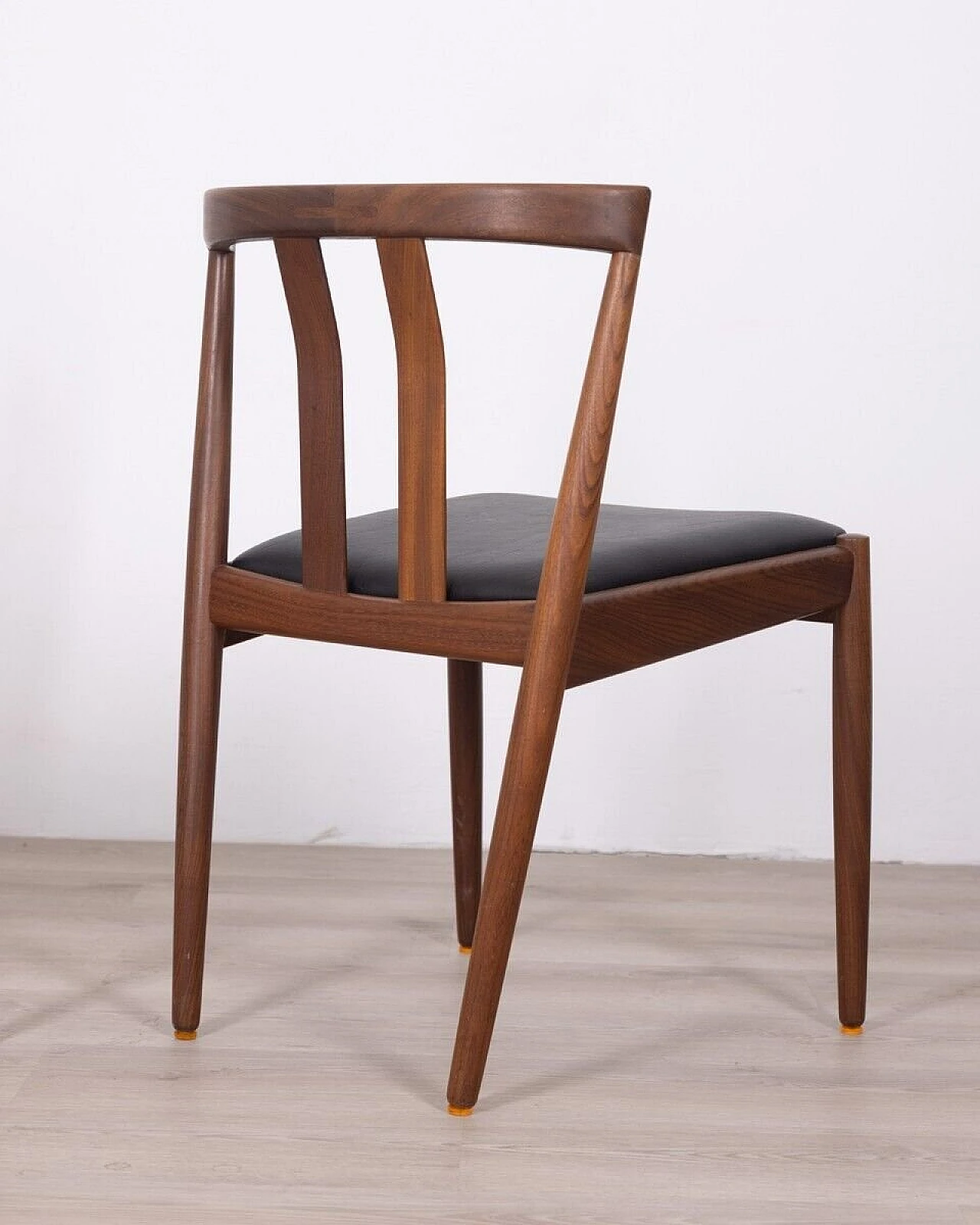 Coppia di Sedie danesi in teak con seduta in pelle nera, anni '60 3