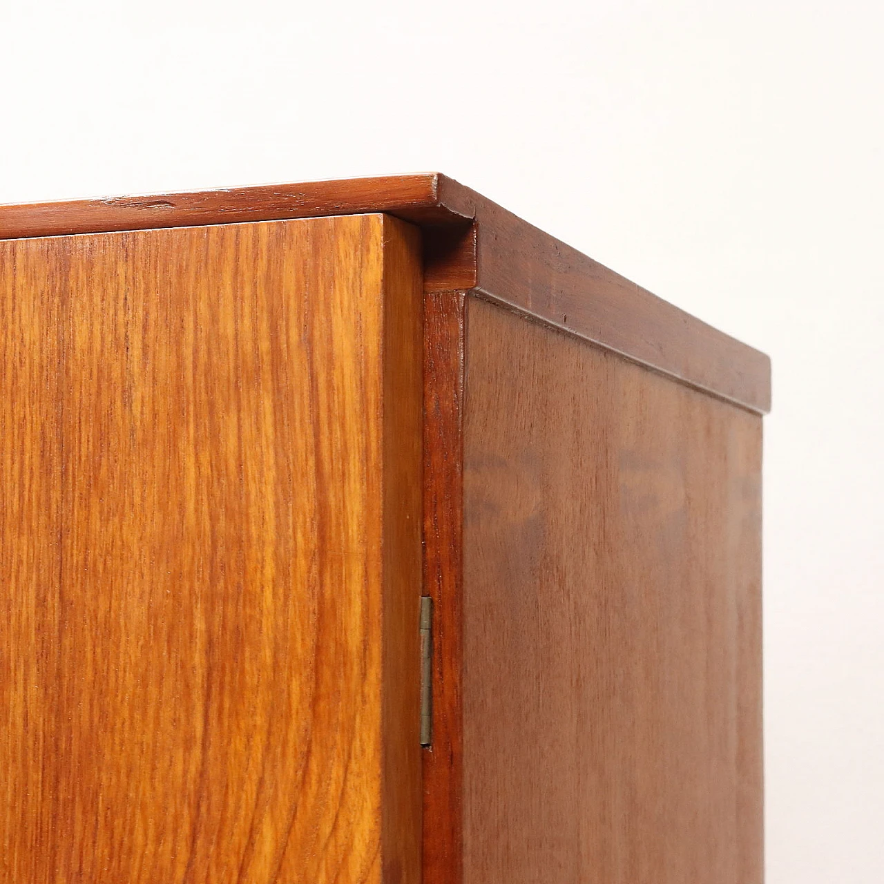 Credenza in teak impiallacciato con mensola in marmo, anni '60 5