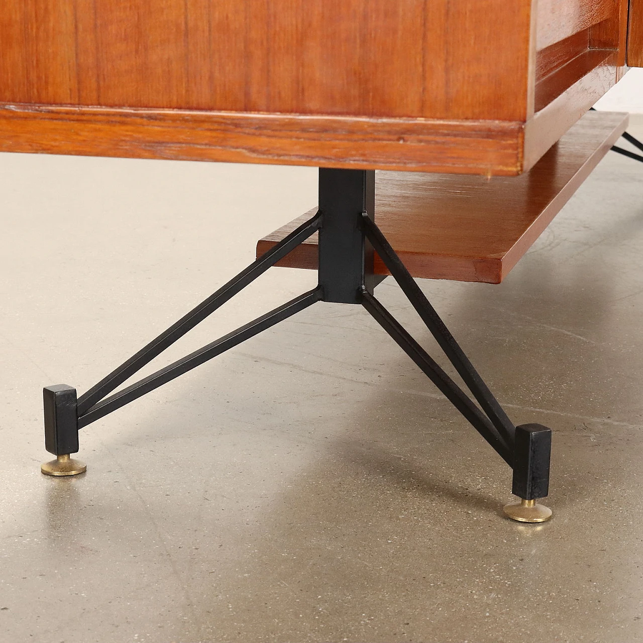 Credenza in teak impiallacciato con mensola in marmo, anni '60 9