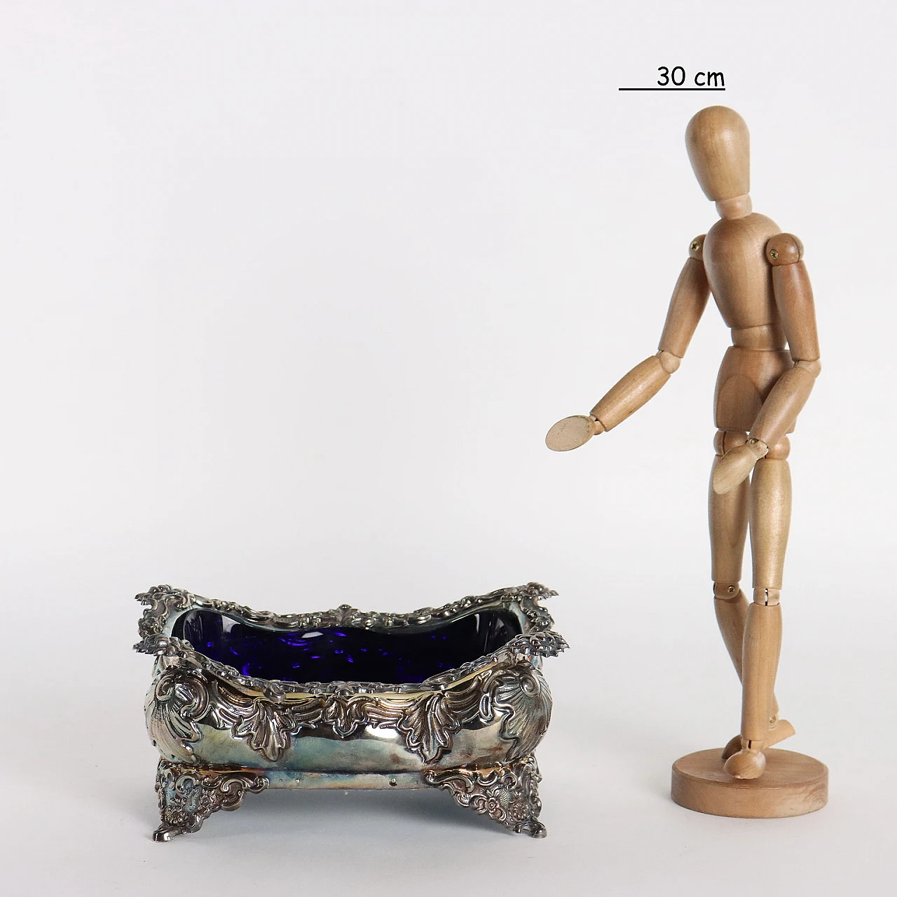 Centrotavola in argento 800 e vetro blu di De Giovanni 2