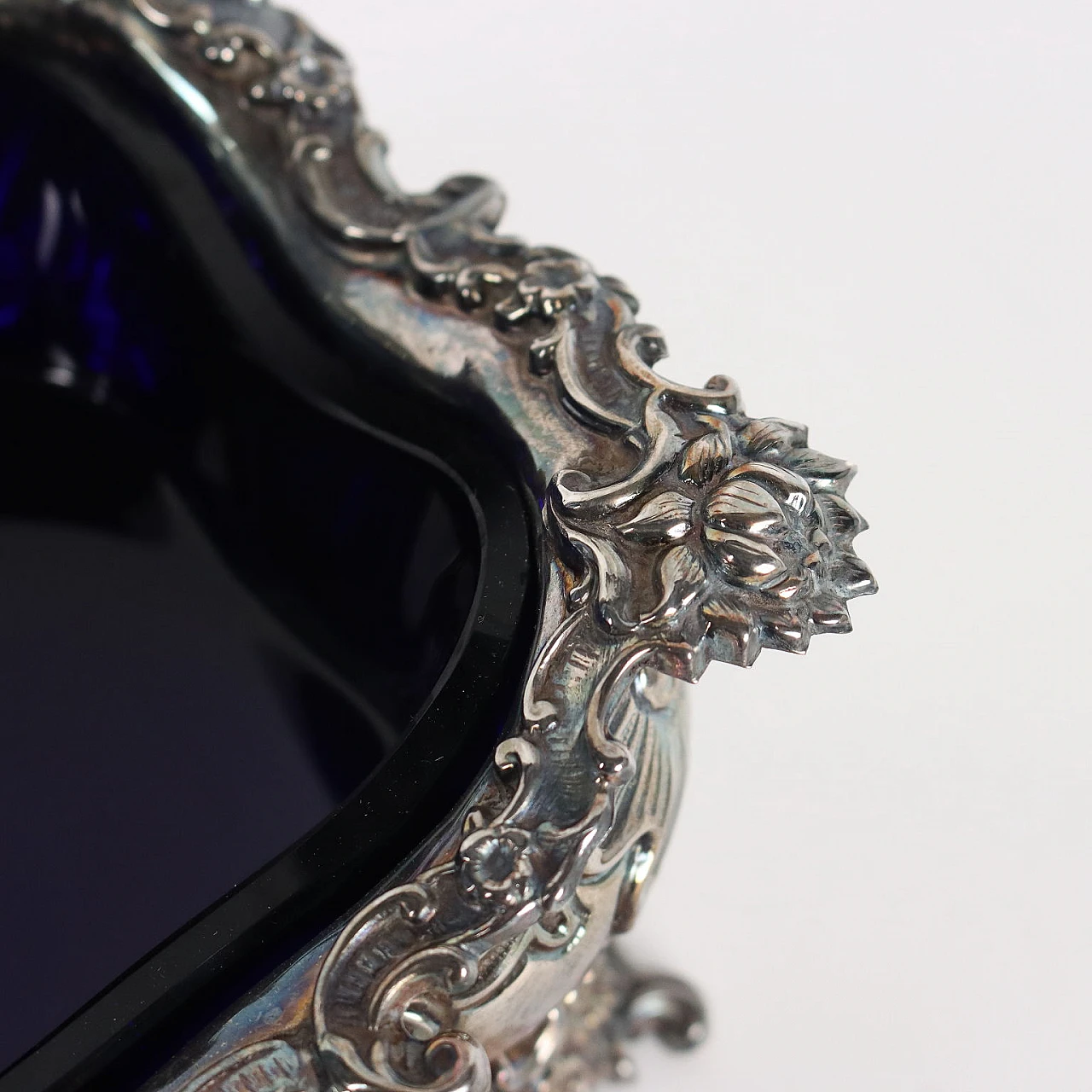 Centrotavola in argento 800 e vetro blu di De Giovanni 4