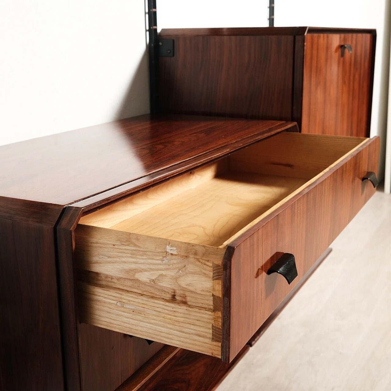 Libreria in palissandro e ferro, anni '60 18