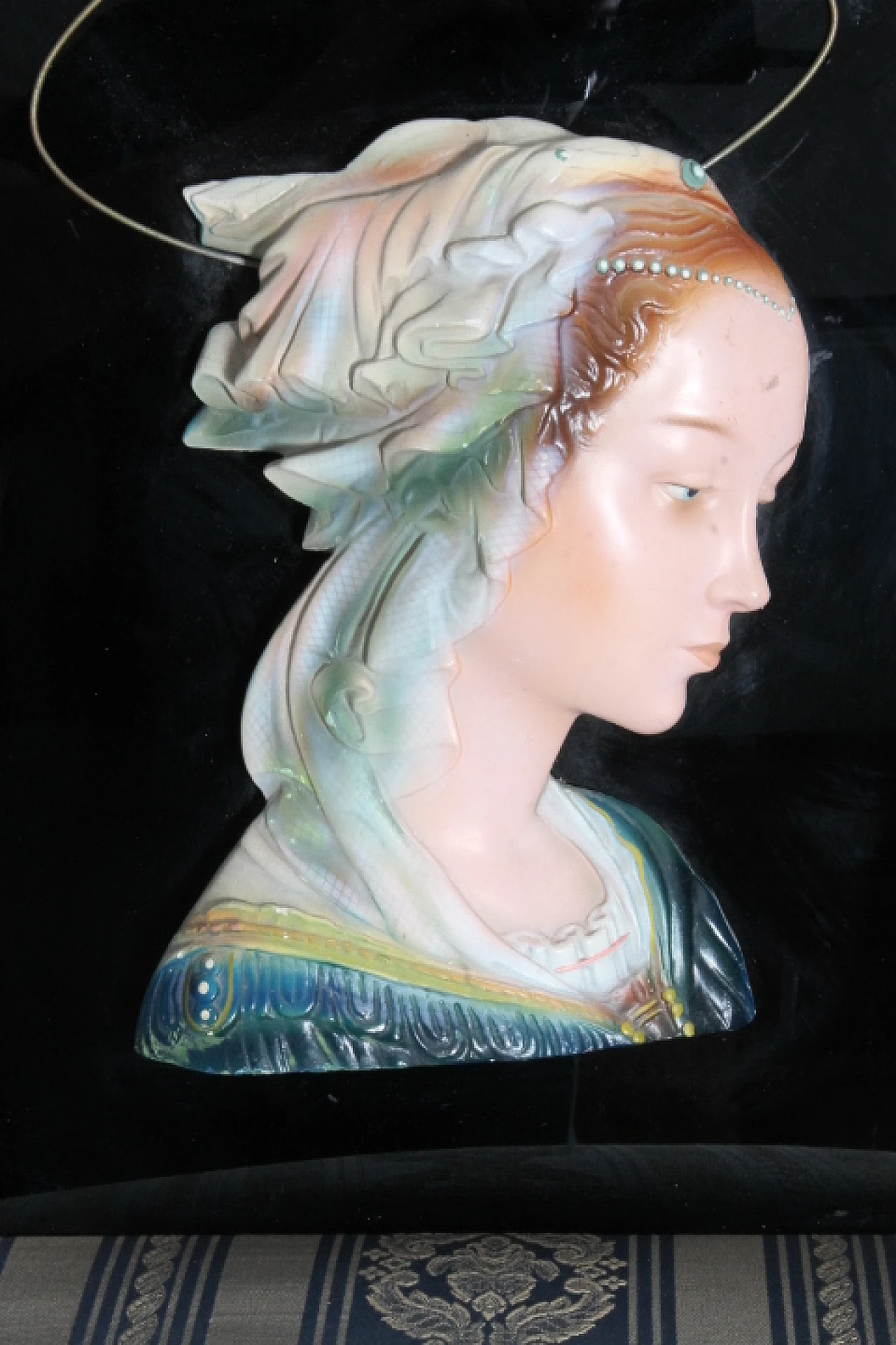 Madonna in terracotta su vetro nero di Manifattura Signa, anni '40 7