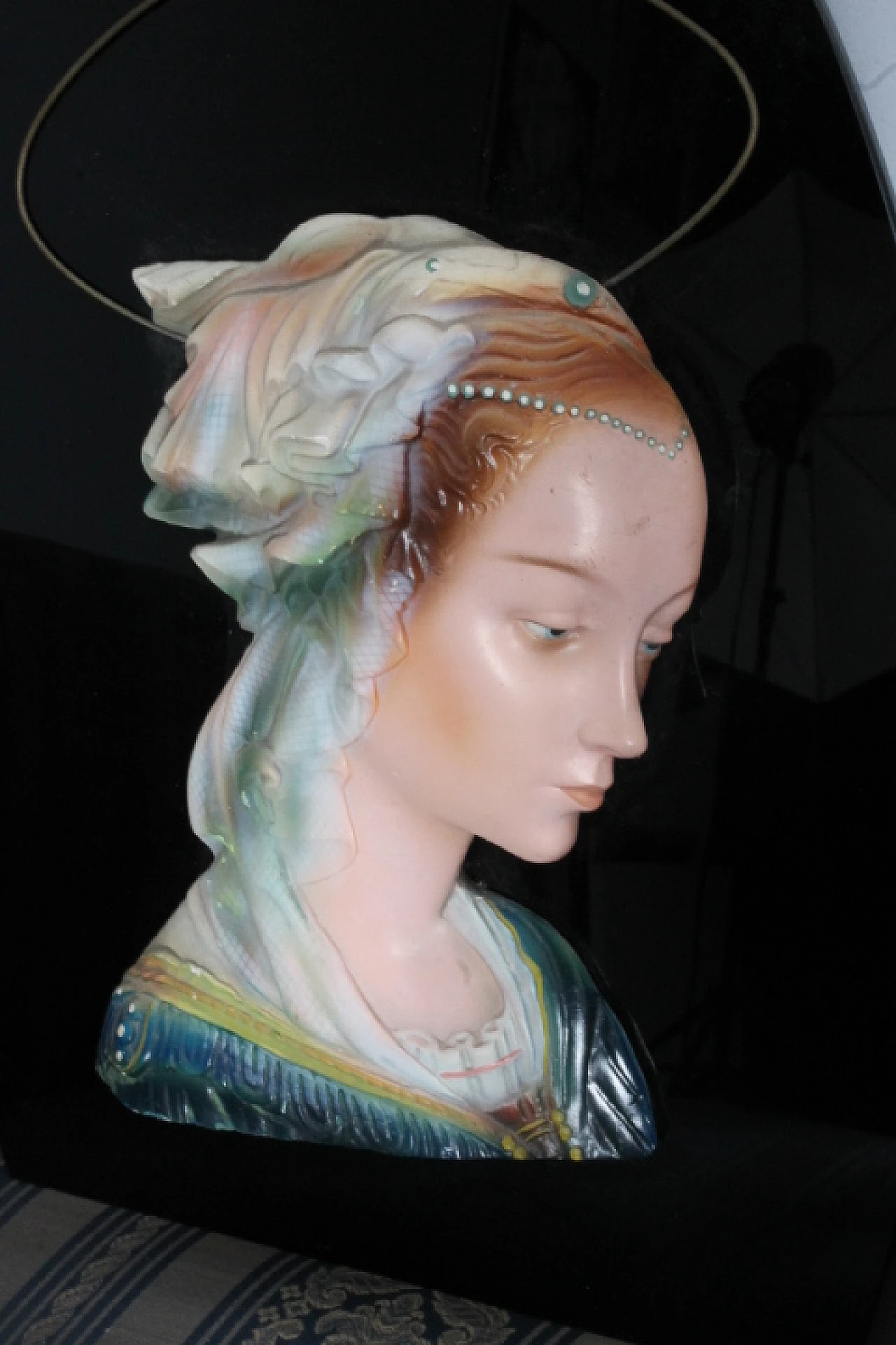 Madonna in terracotta su vetro nero di Manifattura Signa, anni '40 12