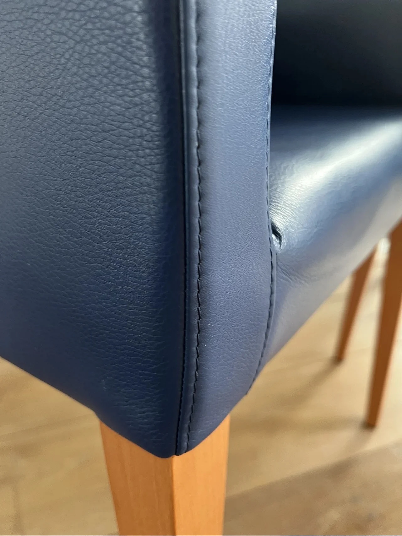 4 Liz blue grained leather armchairs by Poltorna Frau 7