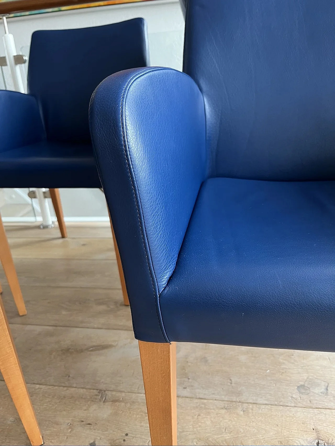 4 Liz blue grained leather armchairs by Poltorna Frau 8