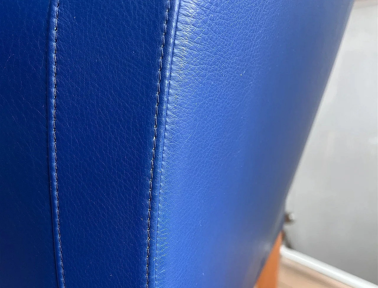 4 Liz blue grained leather armchairs by Poltorna Frau 12