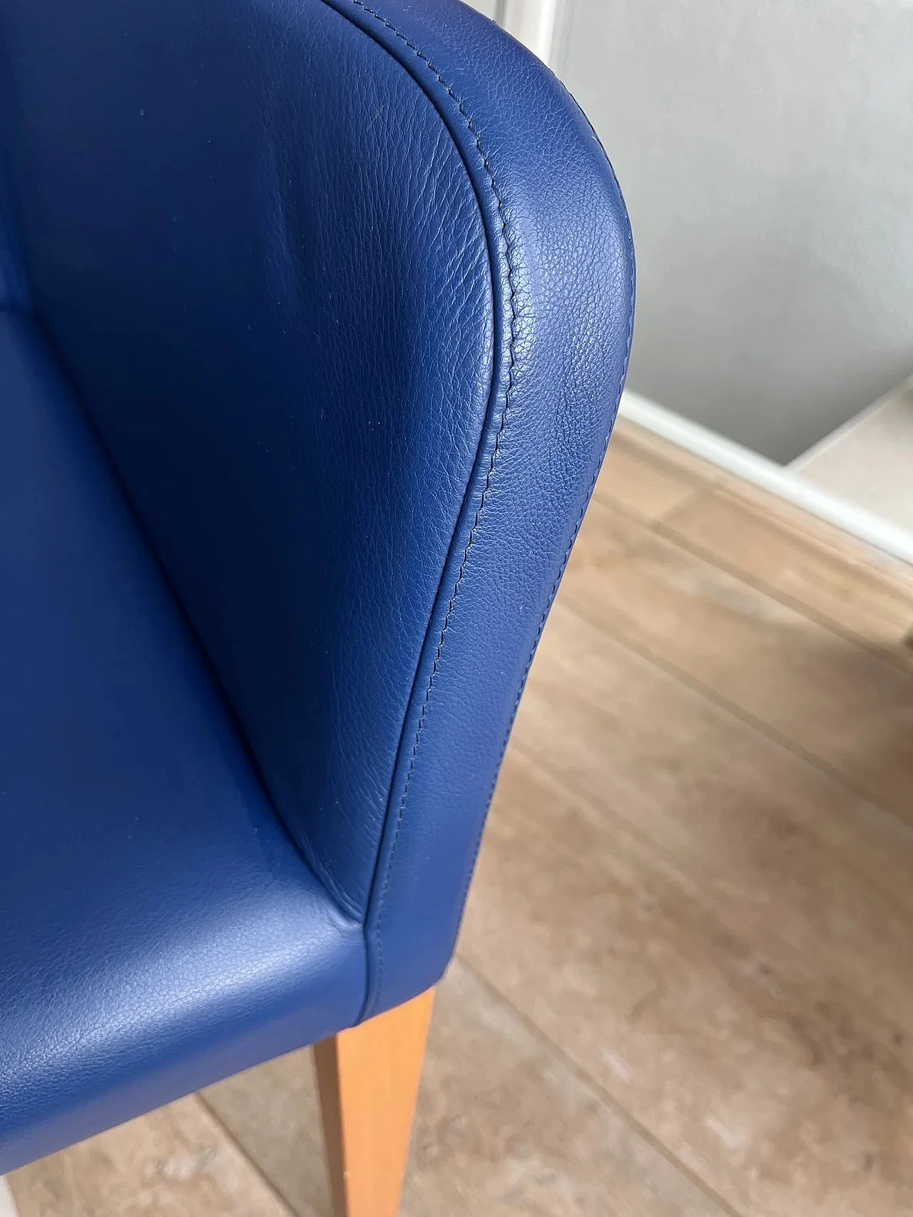 4 Liz blue grained leather armchairs by Poltorna Frau 14