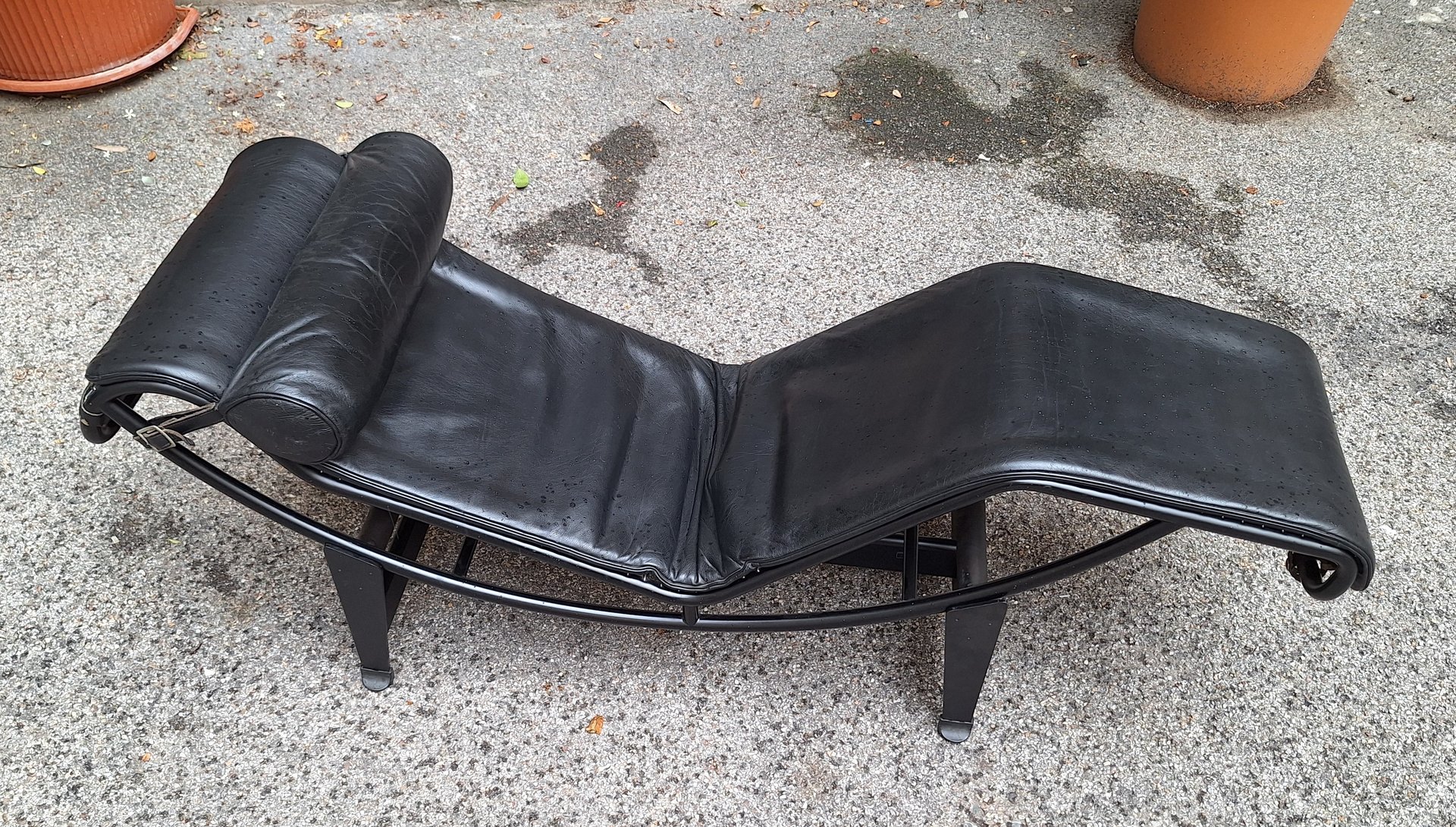 Chaise Longue Cassina Lc4 Louis Vuitton Cassina Chaise Longue