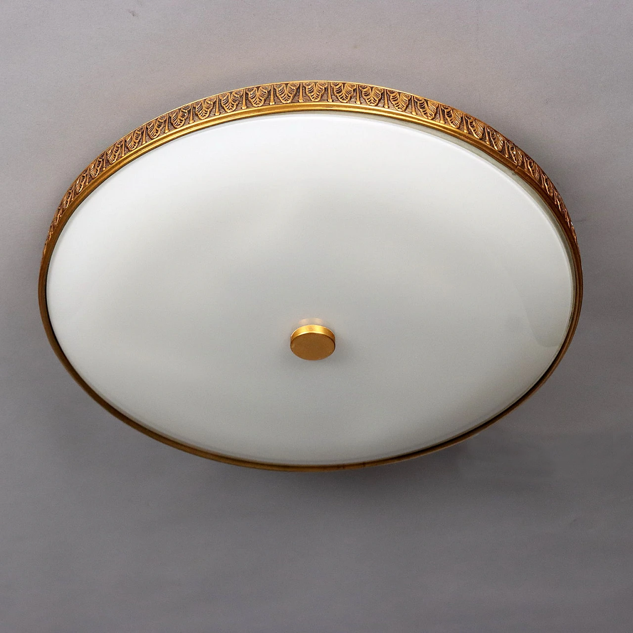 Plafoniera in ottone e vetro, anni '60 3