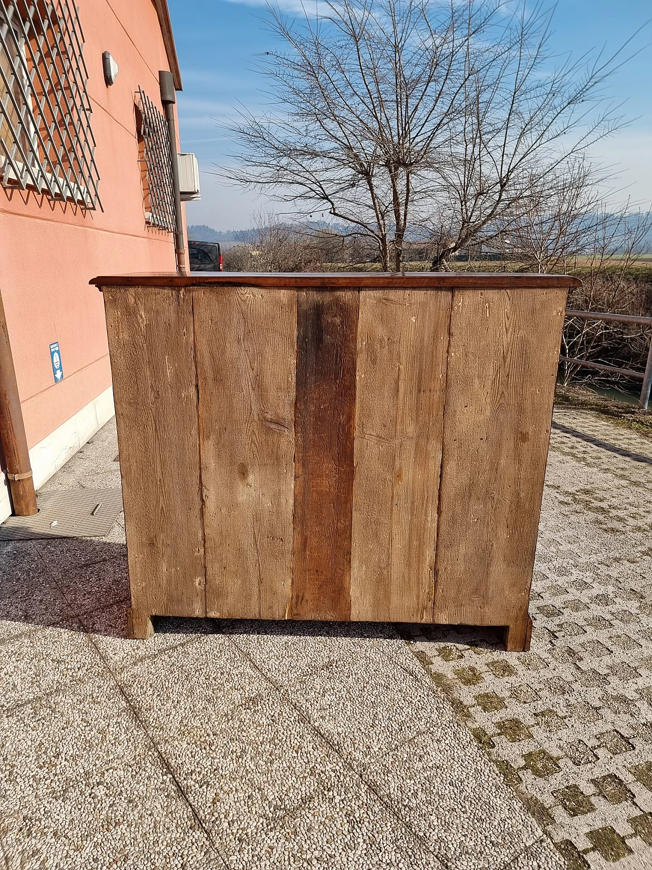 Coppia di Credenze in noce e abete a due ante, '600 9