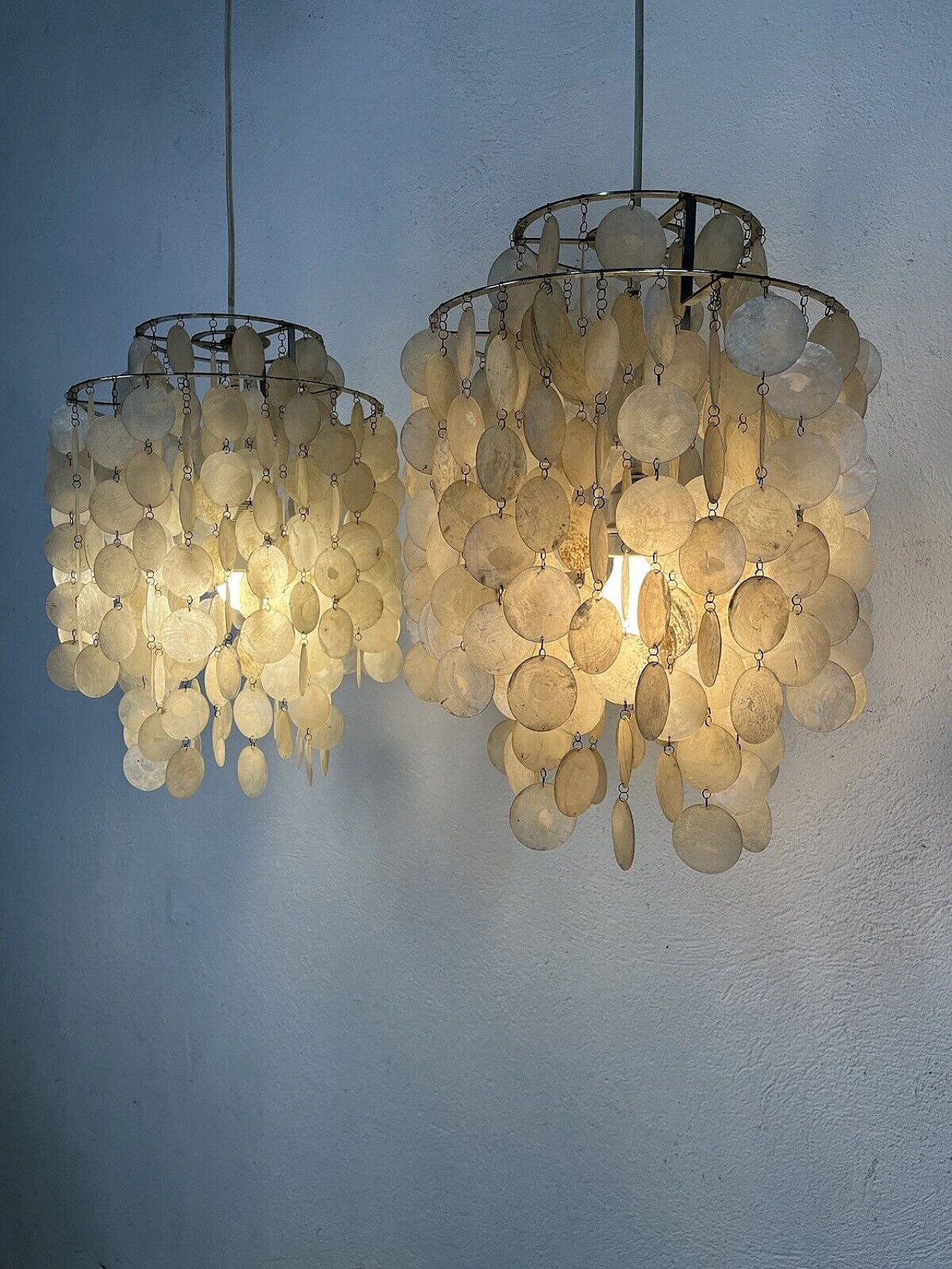 Coppia di lampadari in madreperla di Verner Panton, anni '60 9