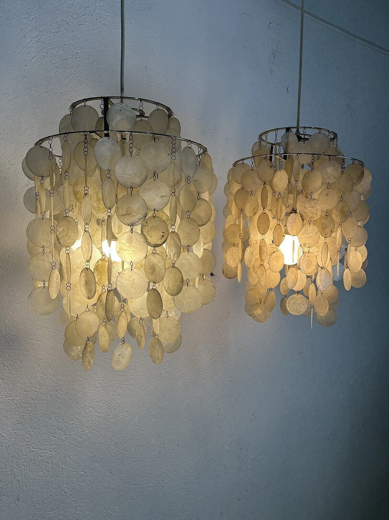 Coppia di lampadari in madreperla di Verner Panton, anni '60 11