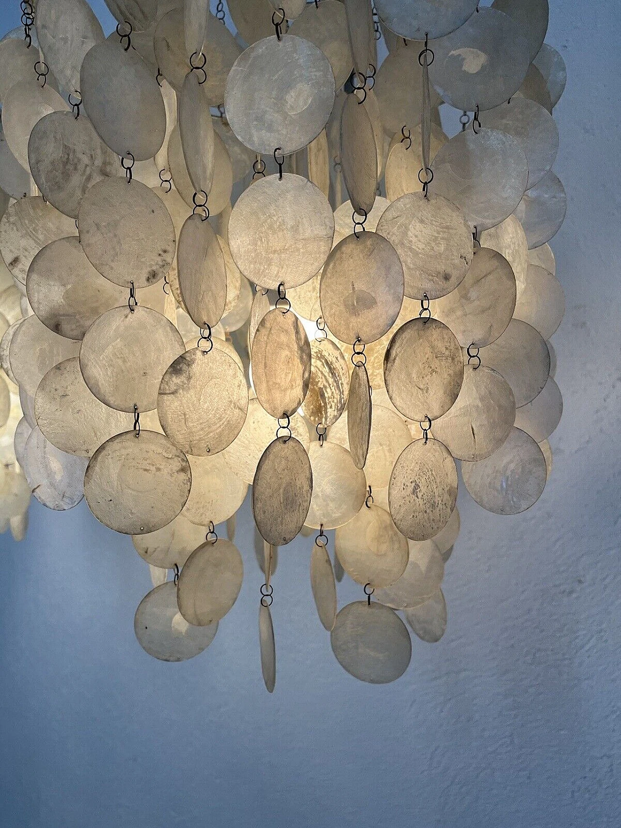 Coppia di lampadari in madreperla di Verner Panton, anni '60 12