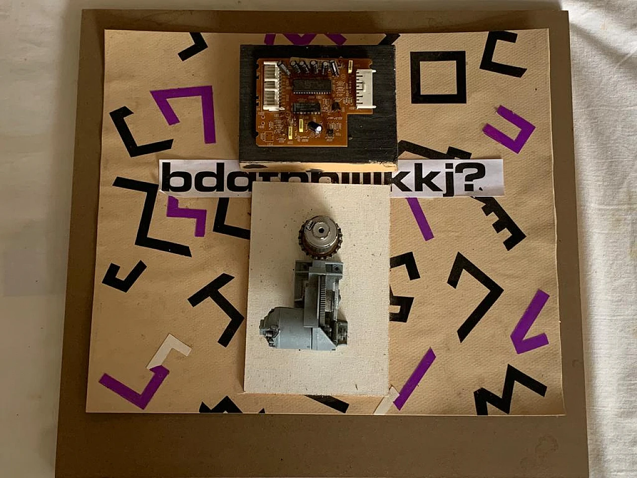 R. Volpini, Collage con parti elettroniche, tecnica mista, anni '60 6