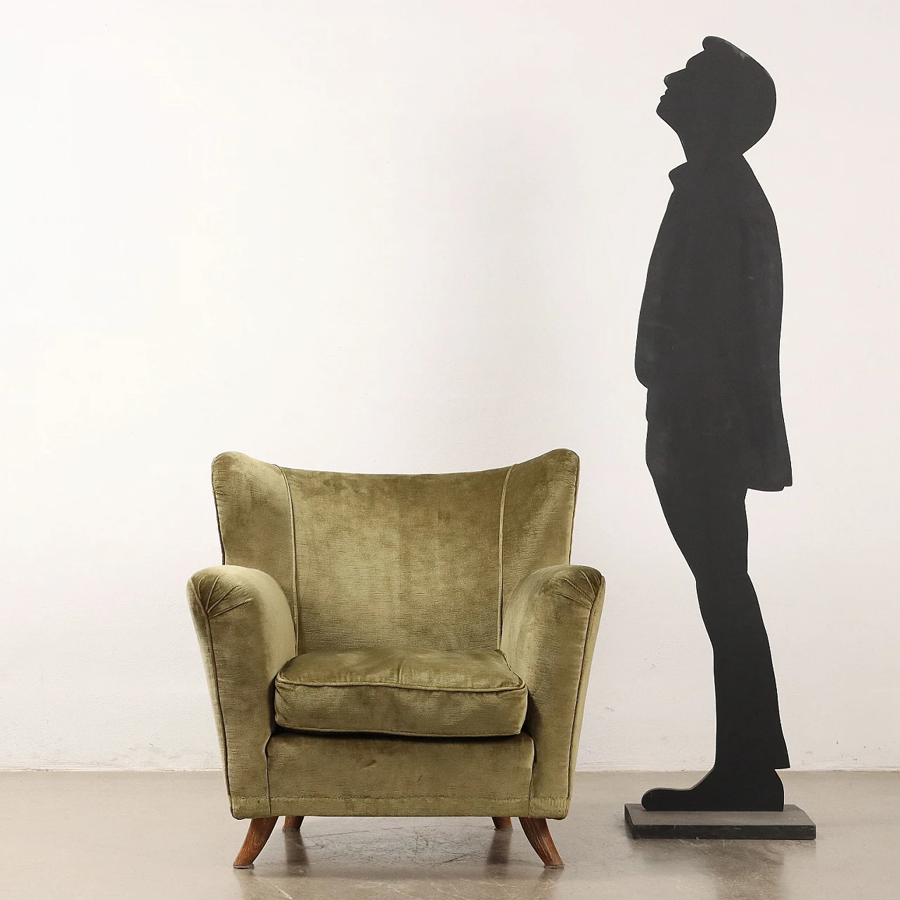 Armchair in green velvet with wooden feet, 1950s 2