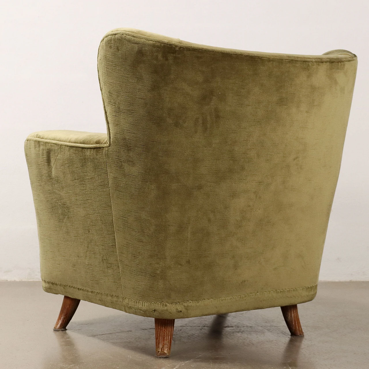 Armchair in green velvet with wooden feet, 1950s 8