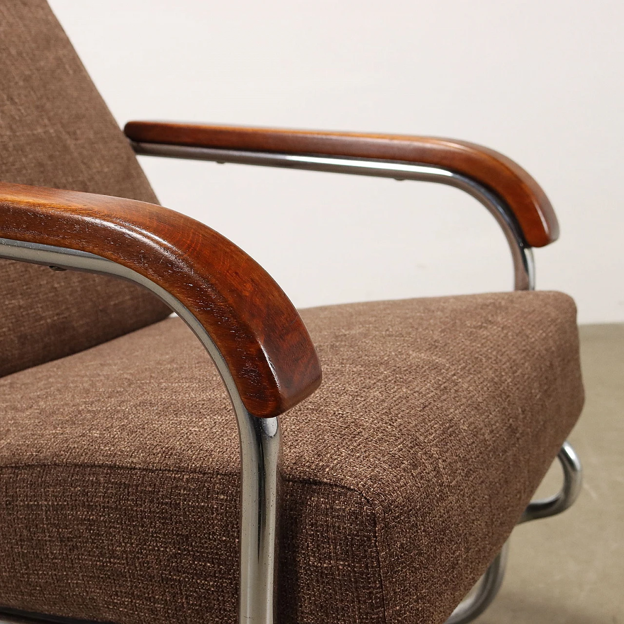 Poltrona in metallo cromato con braccioli in legno, anni '30 5
