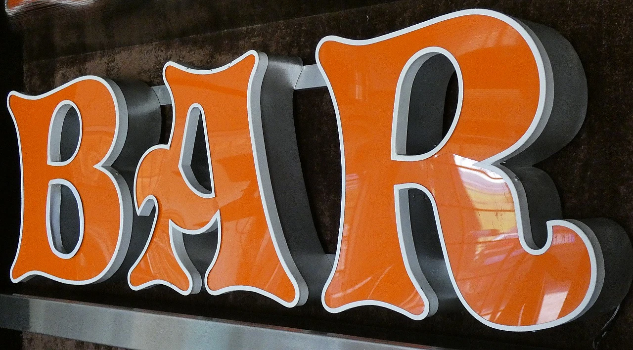 Insegna luminosa in alluminio e vetro acrilico, anni '60 3