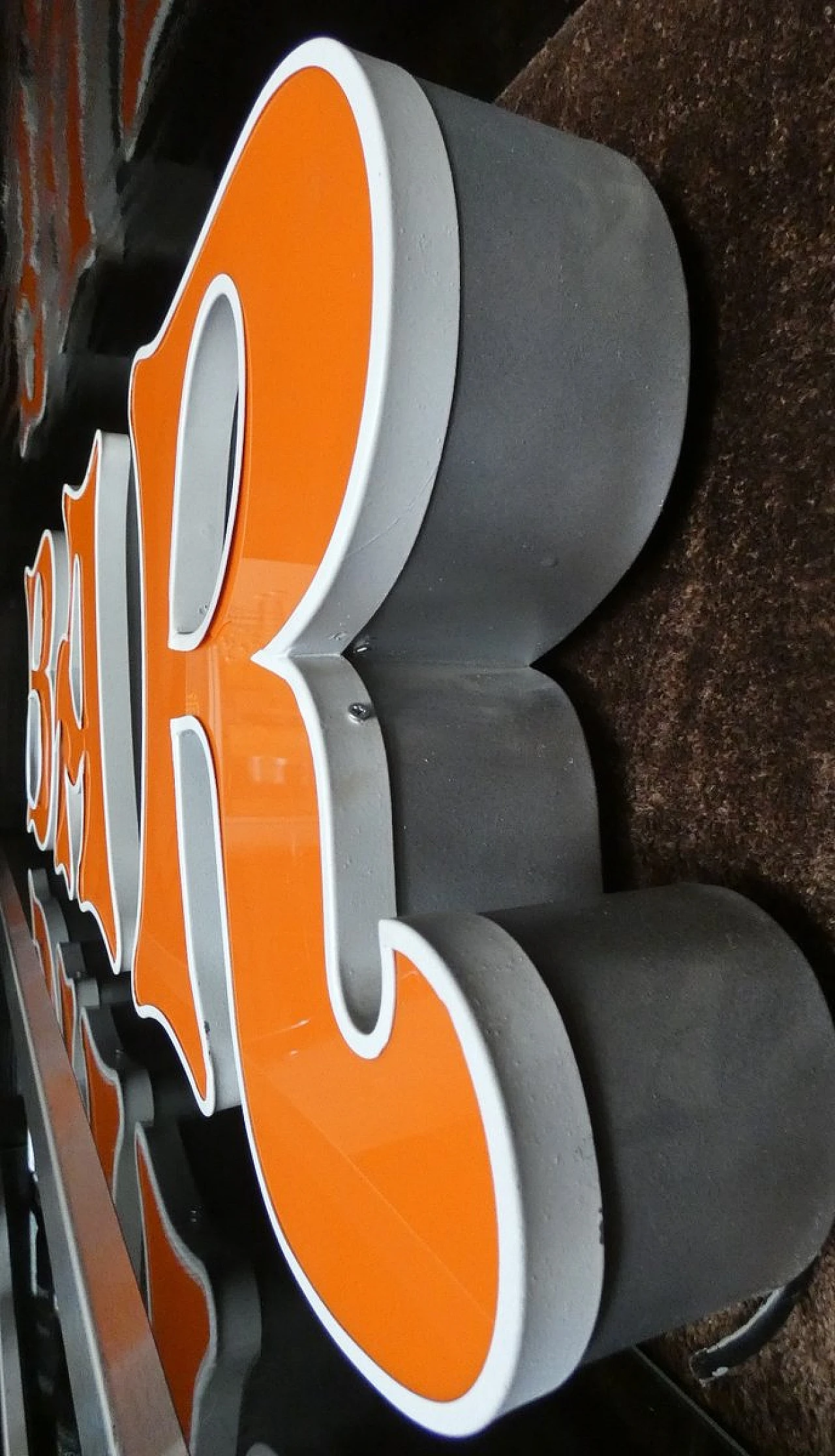 Insegna luminosa in alluminio e vetro acrilico, anni '60 4