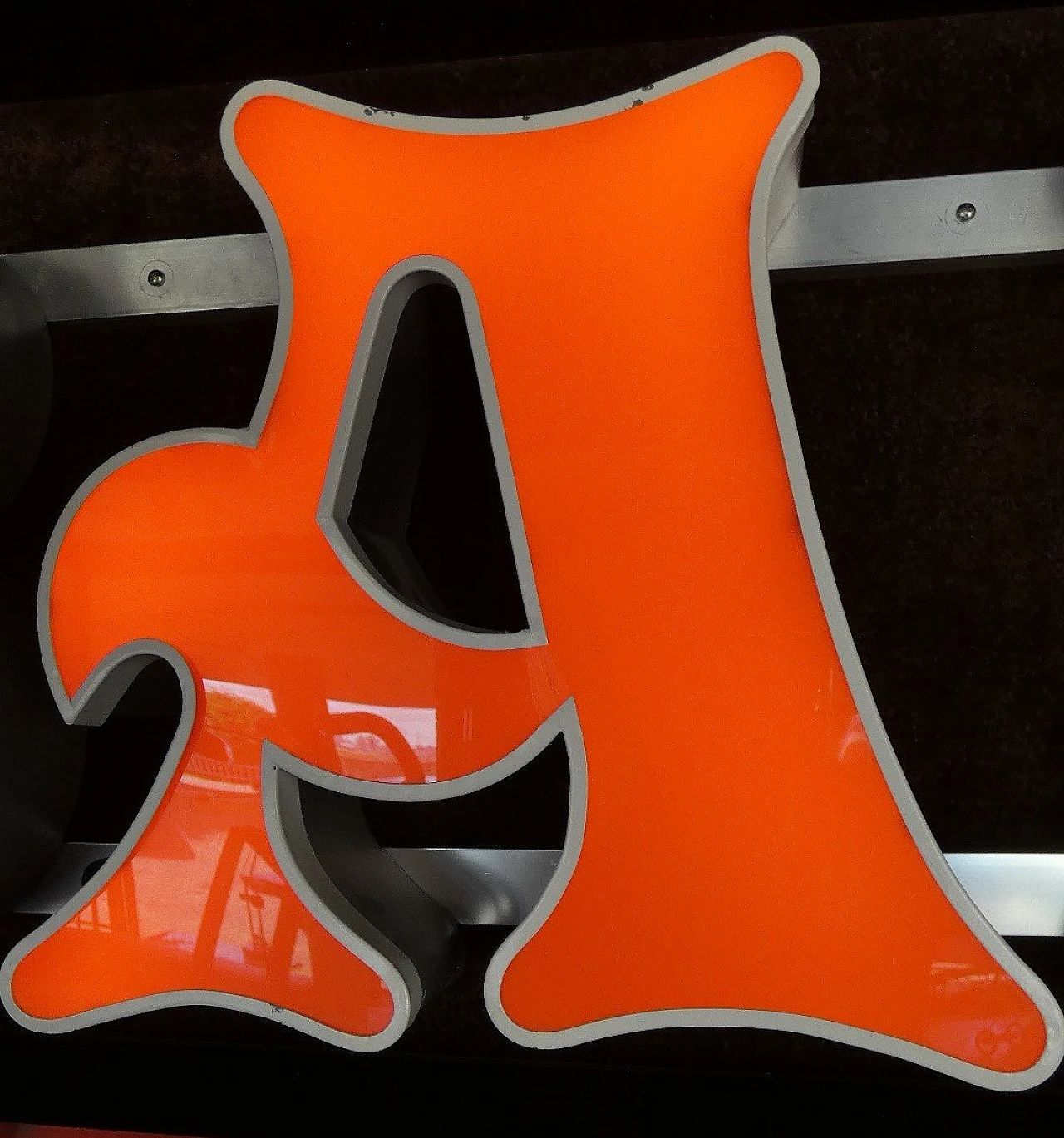 Insegna luminosa in alluminio e vetro acrilico, anni '60 8