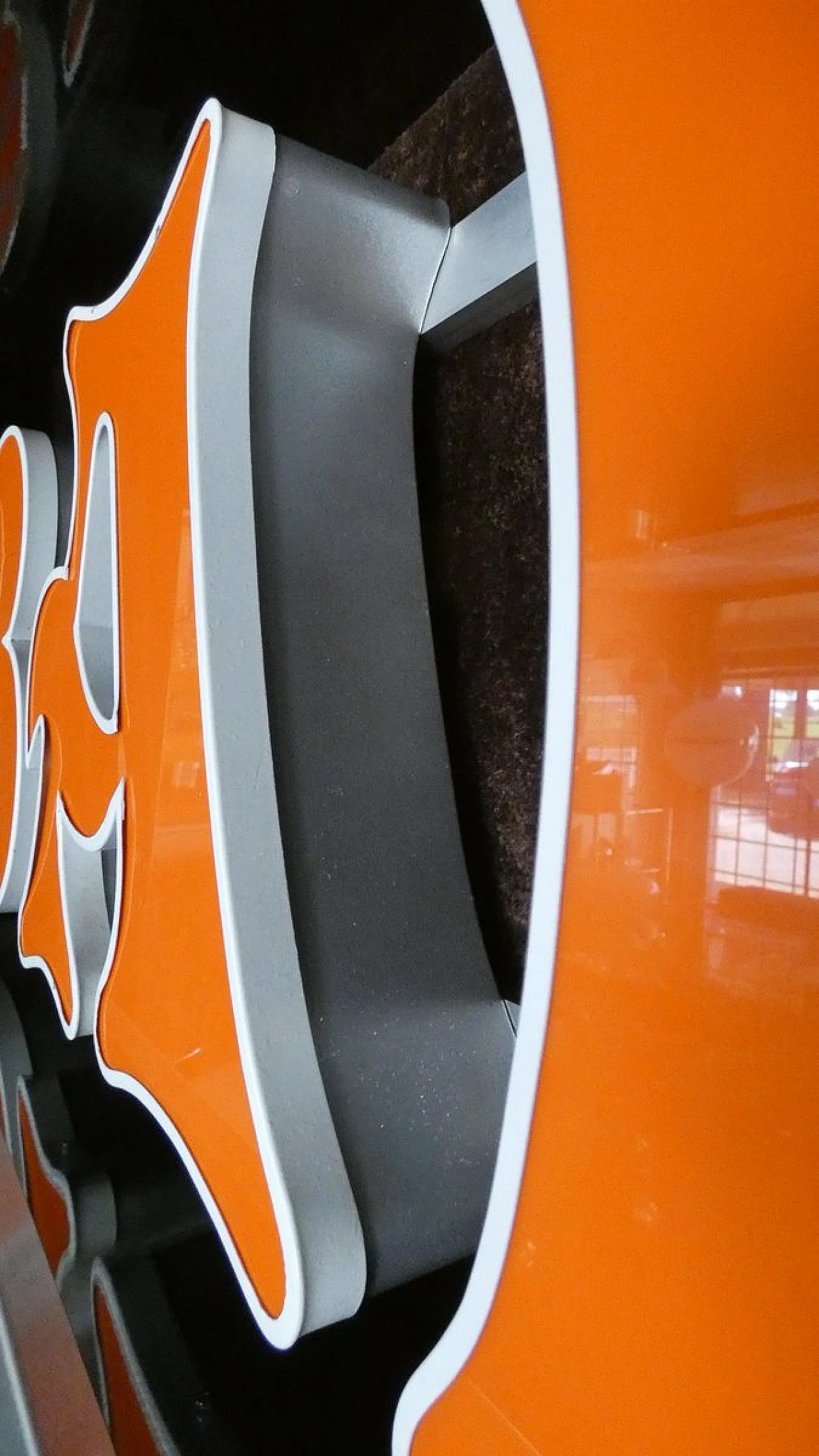 Insegna luminosa in alluminio e vetro acrilico, anni '60 11