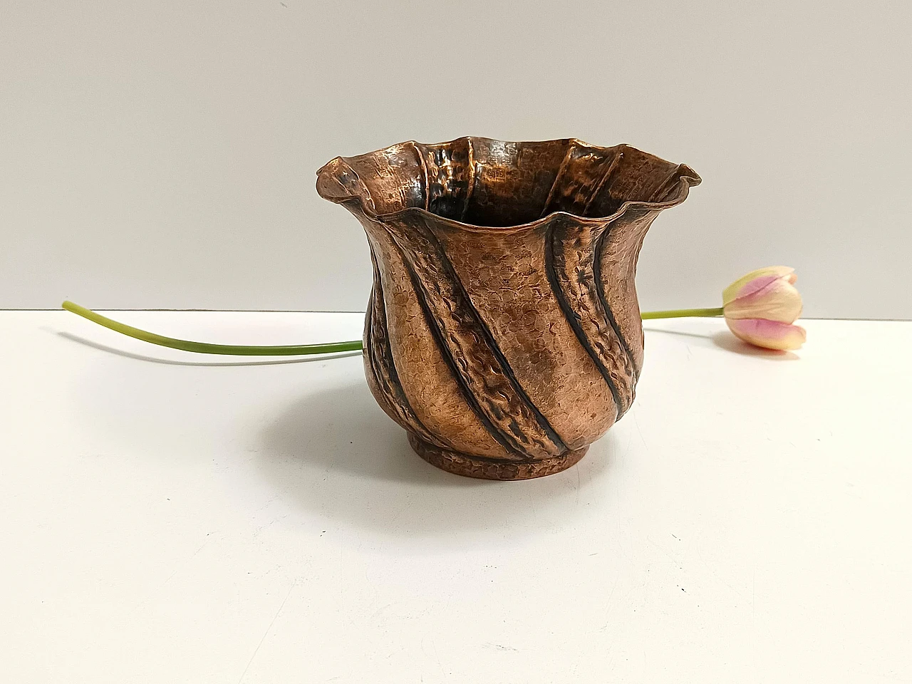 Copper cachepot attributed to Egidio Casagrande, 1950s 2