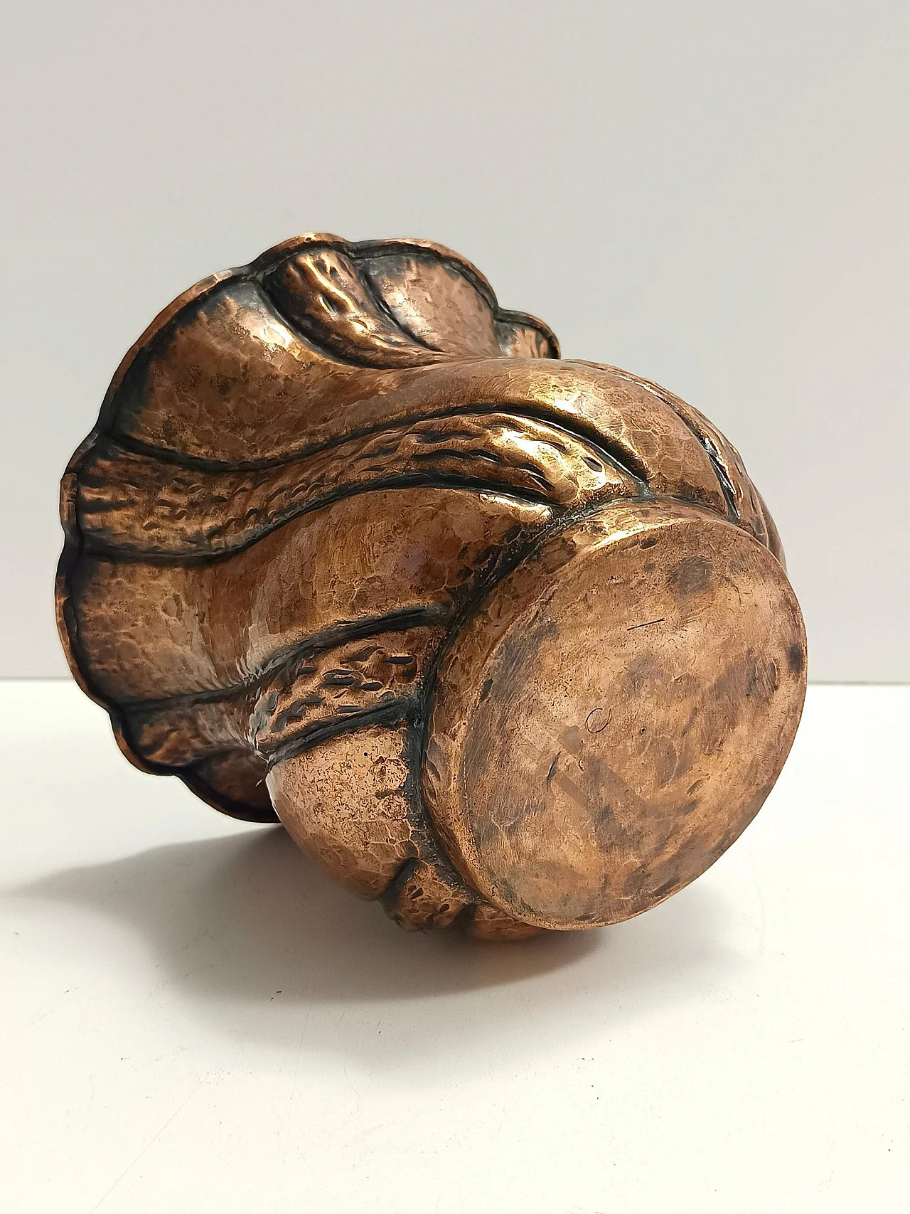 Copper cachepot attributed to Egidio Casagrande, 1950s 8