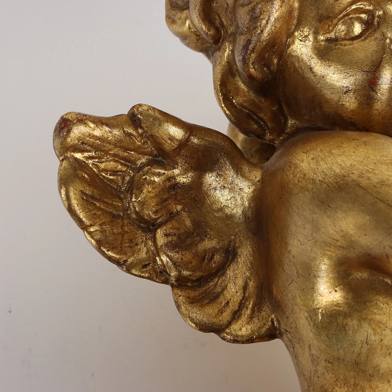Musician cherub in carved and gilded wood 5
