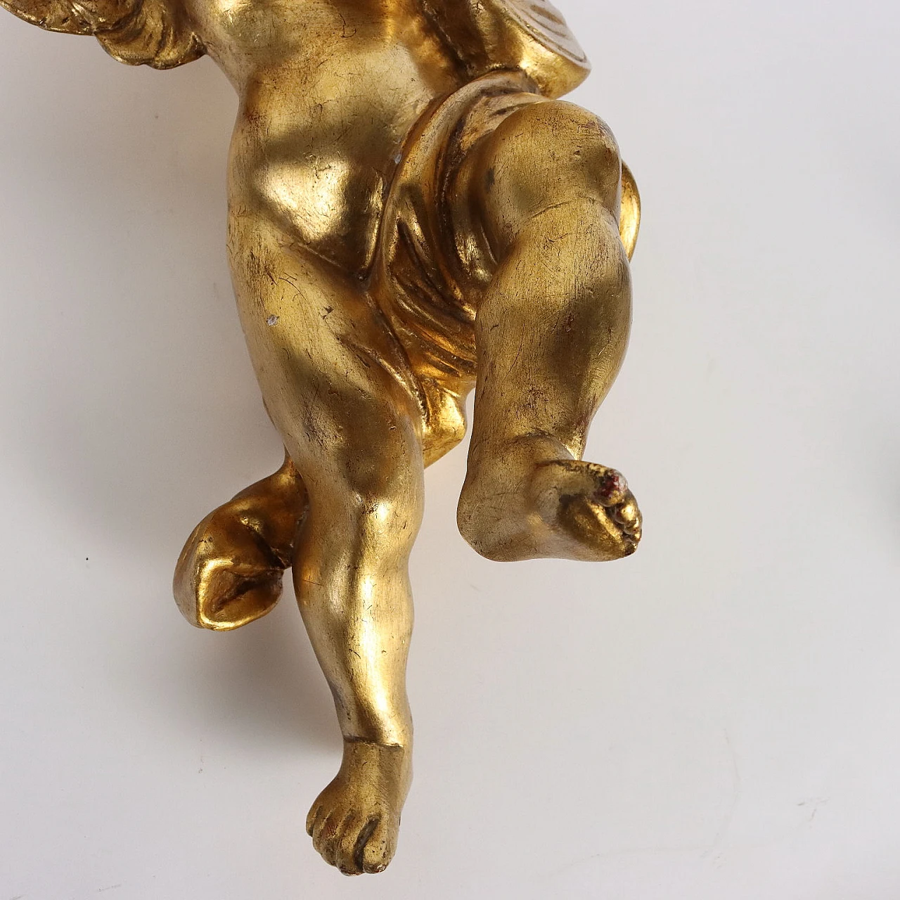 Musician cherub in carved and gilded wood 6
