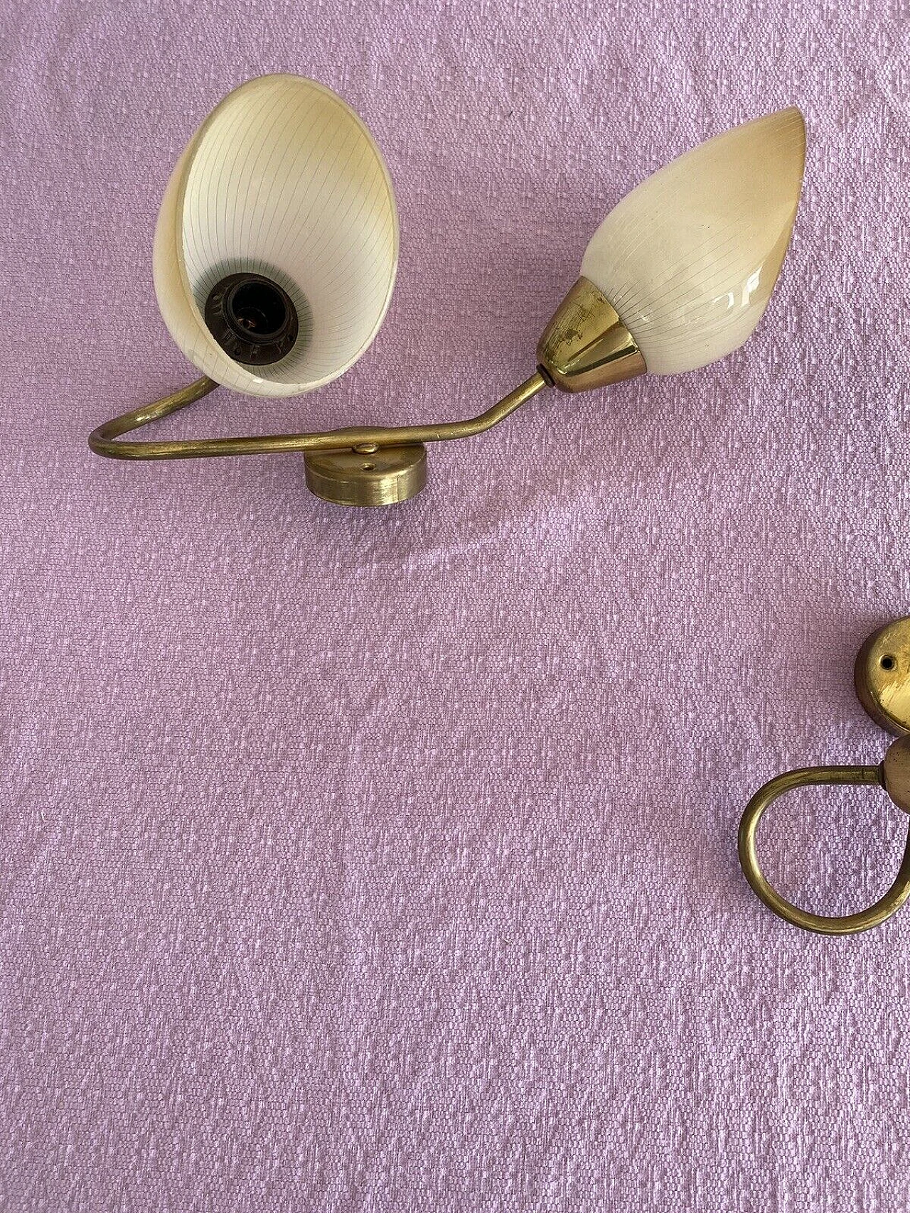 Coppia di applique a due luci in ottone e vetro di Murano, anni '70 8