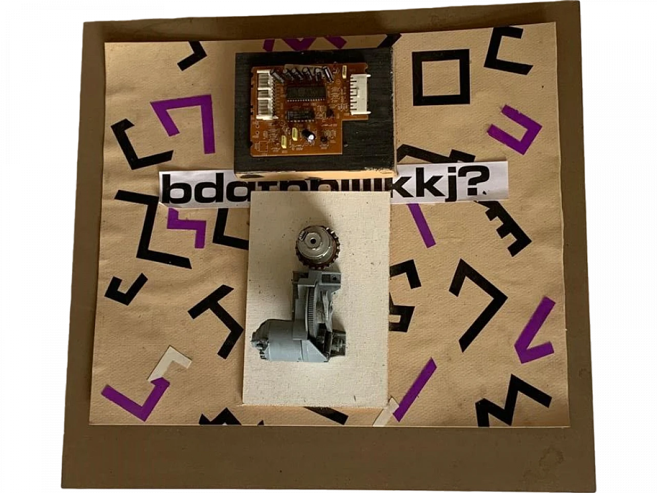 R. Volpini, Collage con parti elettroniche, tecnica mista, anni '60 7