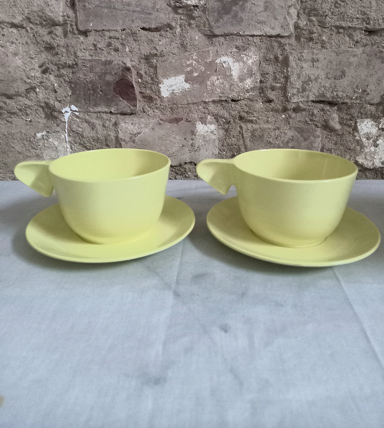 Plastic travel breakfast service, 1970s 7