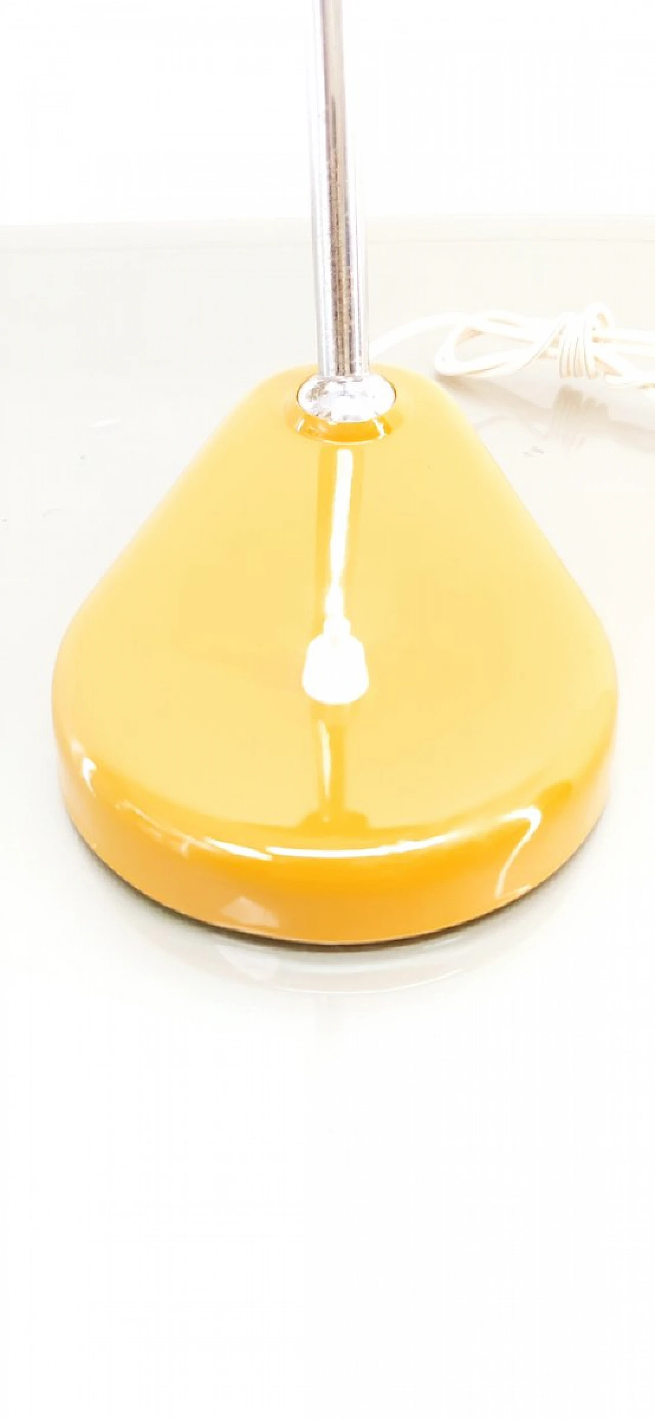 Lampada da scrivania in metallo giallo e verde laccato, anni '60 19