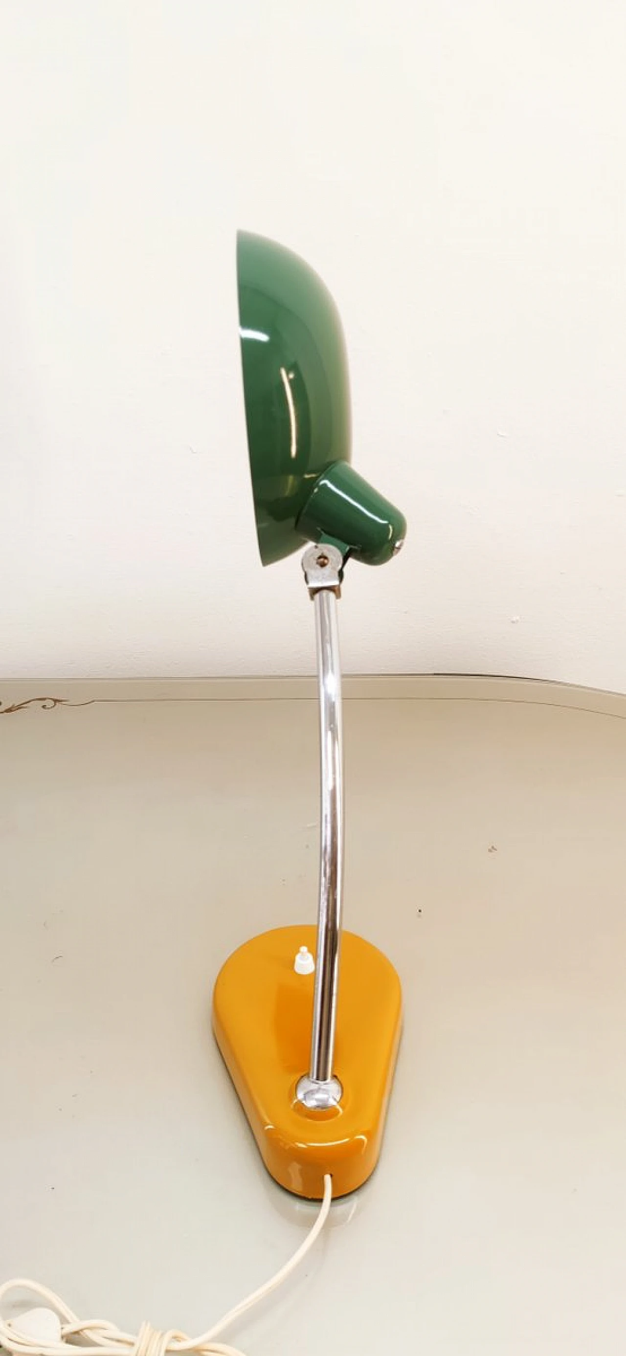 Lampada da scrivania in metallo giallo e verde laccato, anni '60 27