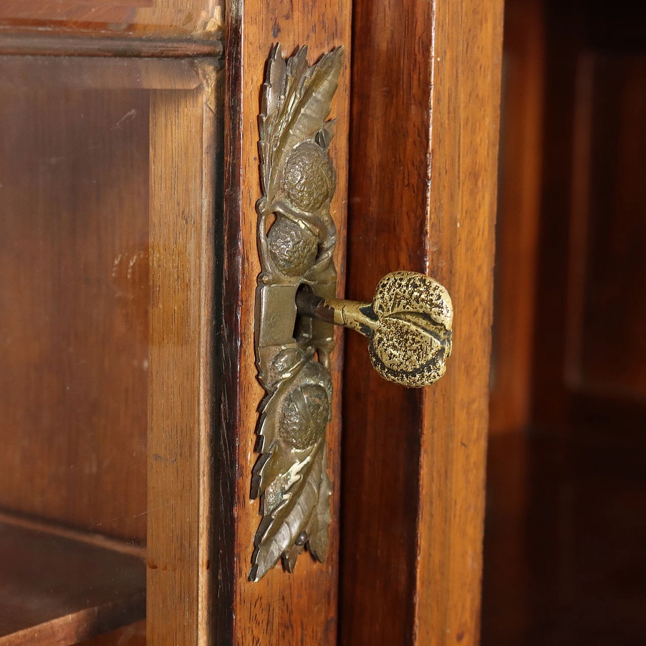 Credenza in mogano e ante in vetro di Fabbrica Italiana di Mobili 8