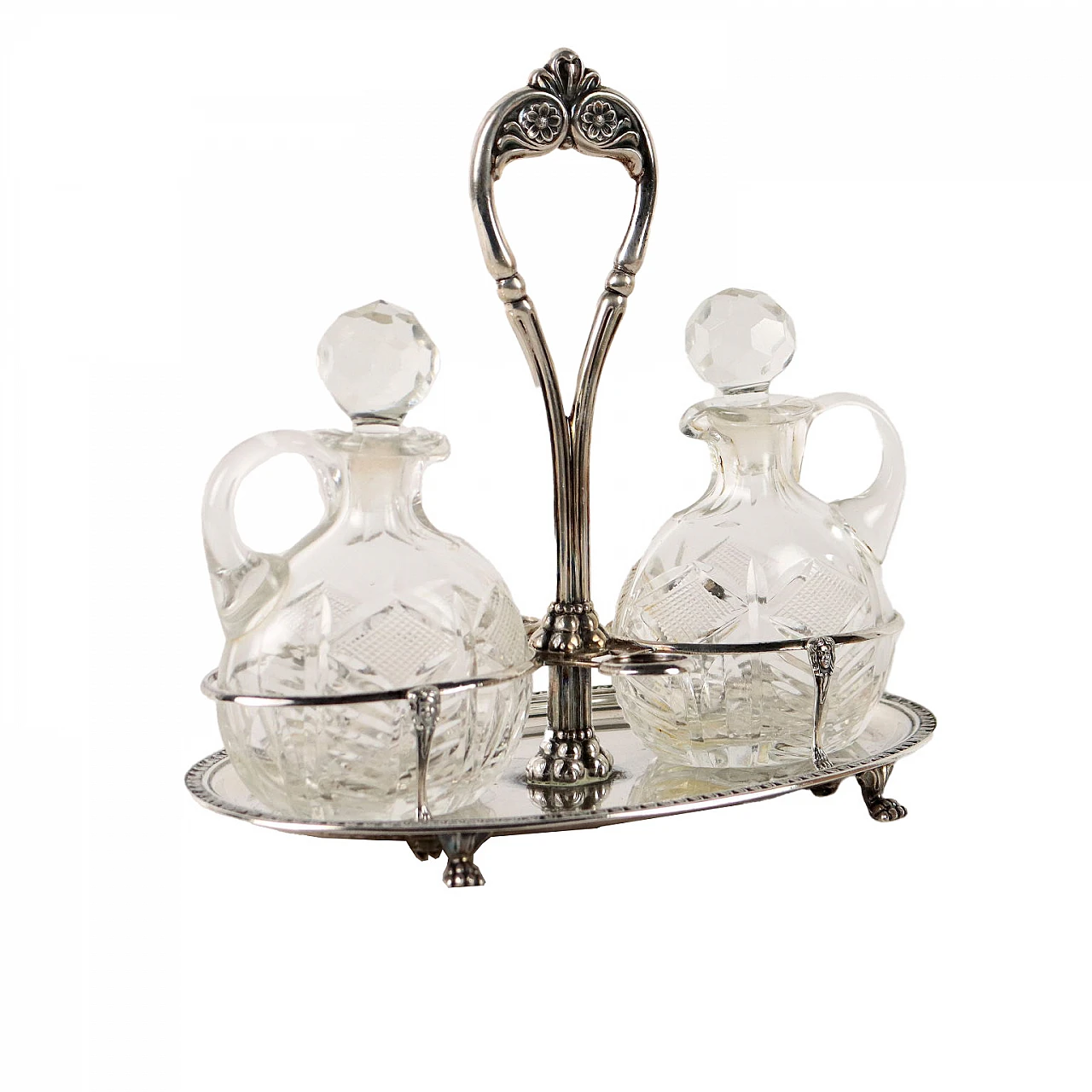 Silver oil cruet with decorations and ferine feet by Calegaro 1