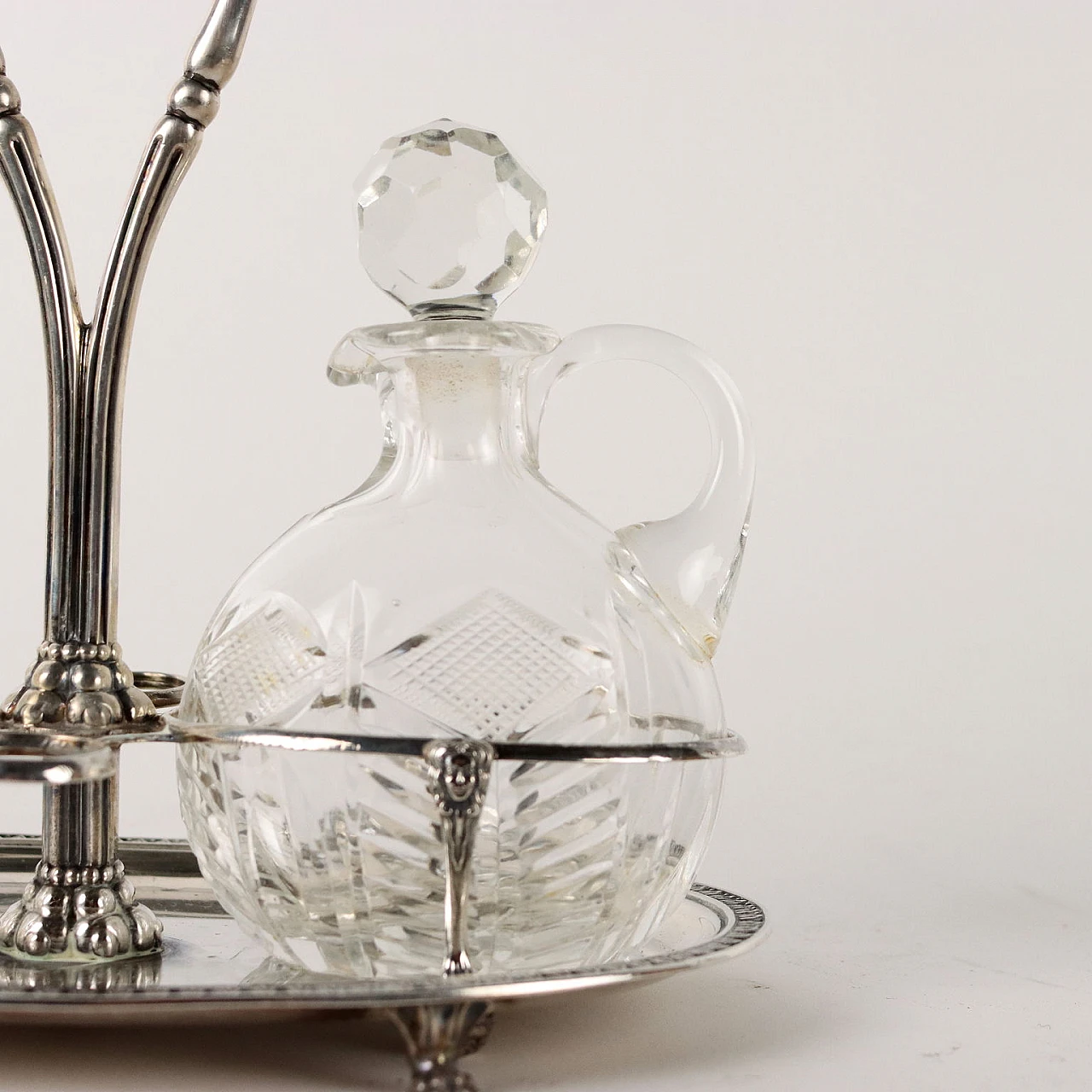 Silver oil cruet with decorations and ferine feet by Calegaro 4