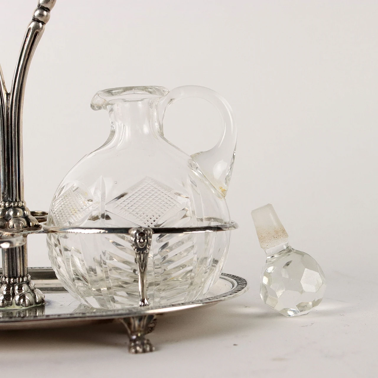 Silver oil cruet with decorations and ferine feet by Calegaro 5