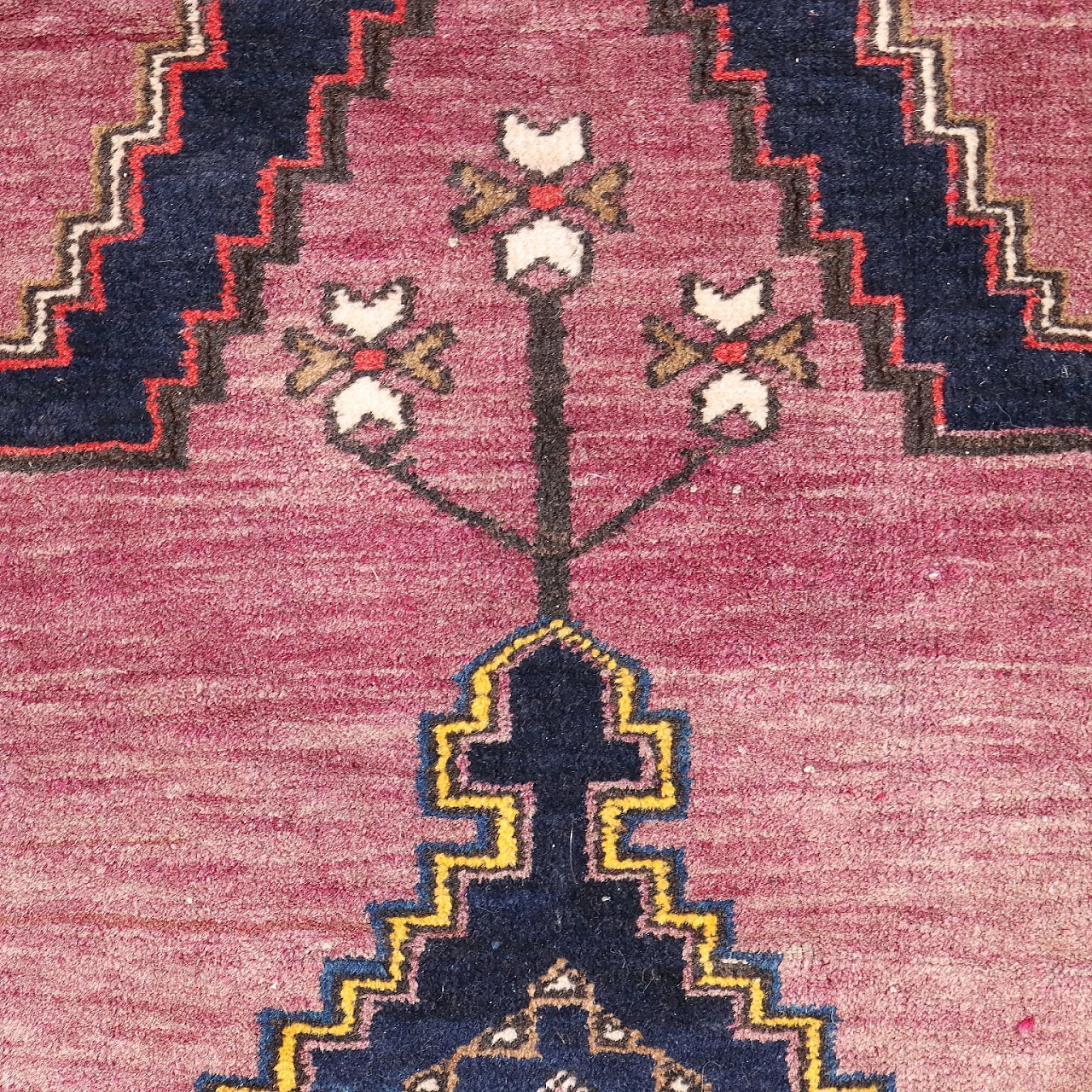 Darjazin wool rug 4