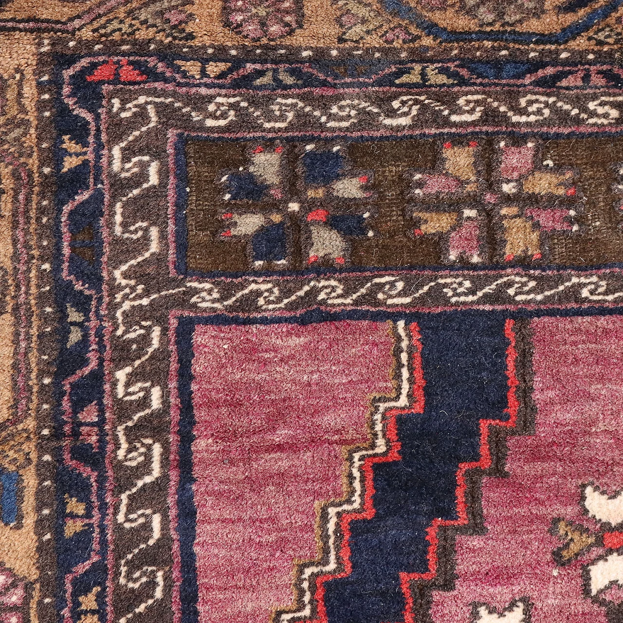 Darjazin wool rug 5