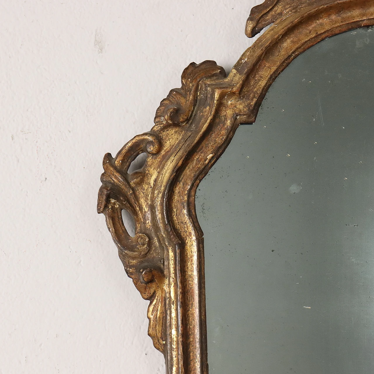 Specchio Rococò in legno dorato e intagliato, metà '700 4