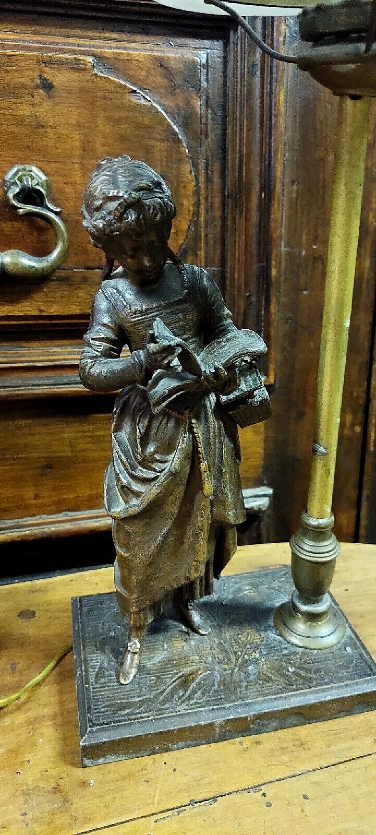 Lampada da tavolo Liberty con dama in antimonio, inizio '900 10