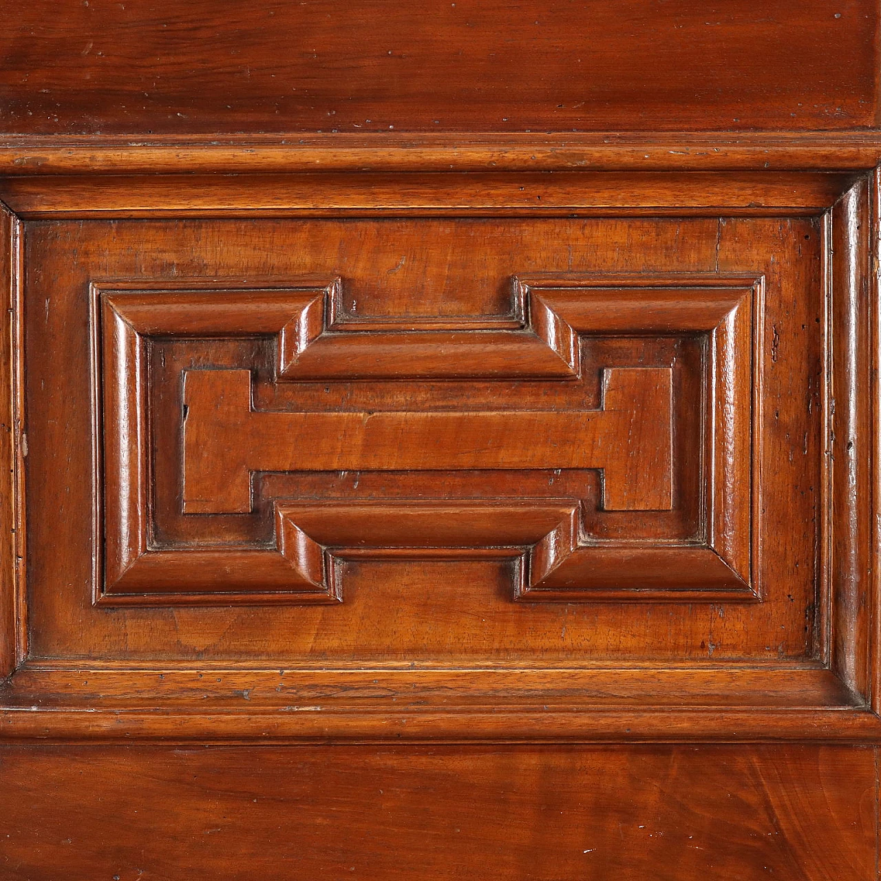 Lombard Baroque wardrobe in walnut, early 18th century 6