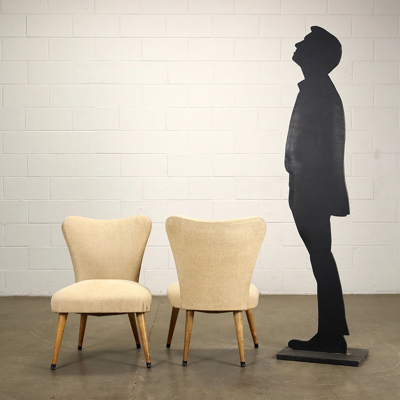 Coppia di sedie in legno e tessuto beige, anni '50 2